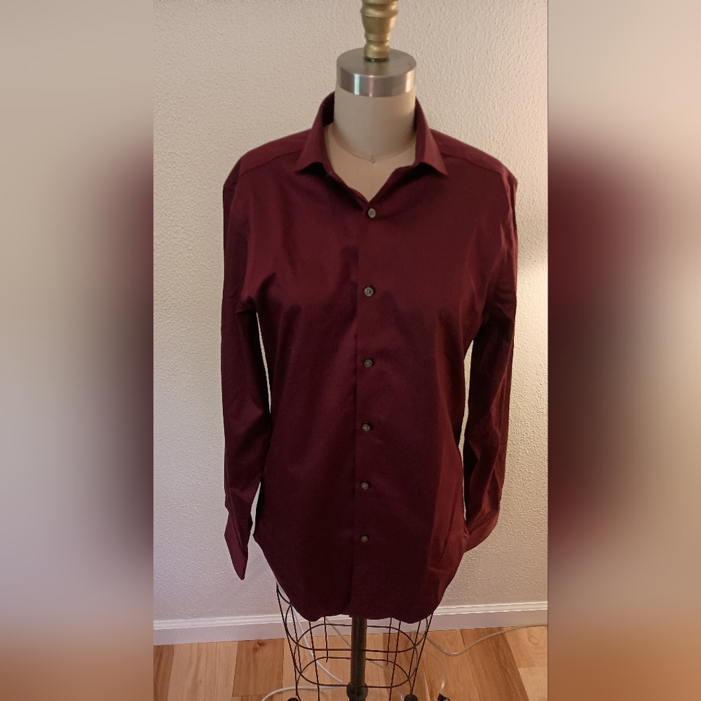 Calvin Klein Solid Maroon Men's Dress Shirt